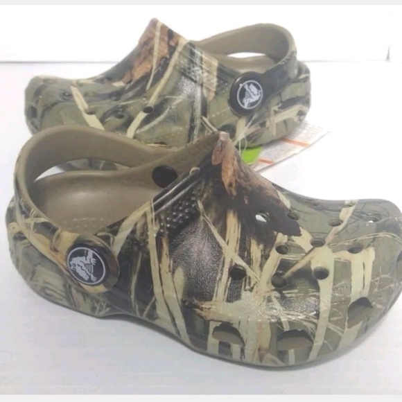 toddler boy camo crocs
